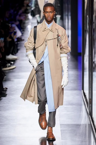 Look 19